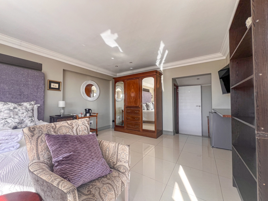 9 Bedroom Property for Sale in Myburgh Park Western Cape